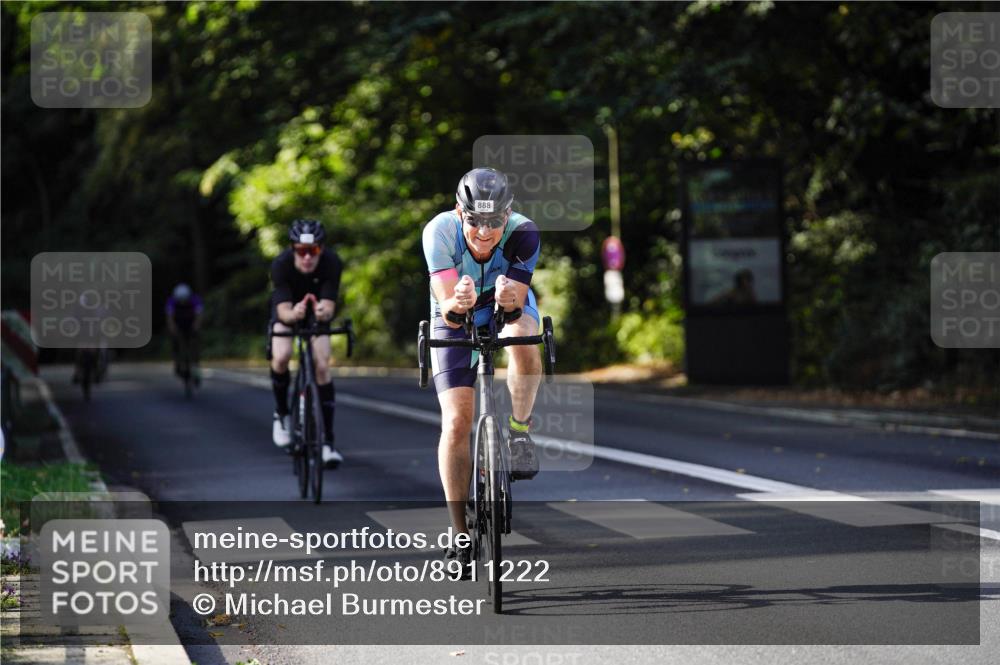 14.09.2025 - Stadtparktriathlon Michael Burmester http://msf.ph/oto/8911222 14.09.2025 11:03:17 Radfahren 646, 708, 782, 788, 849, 877, 888 meine-sportfotos.de
