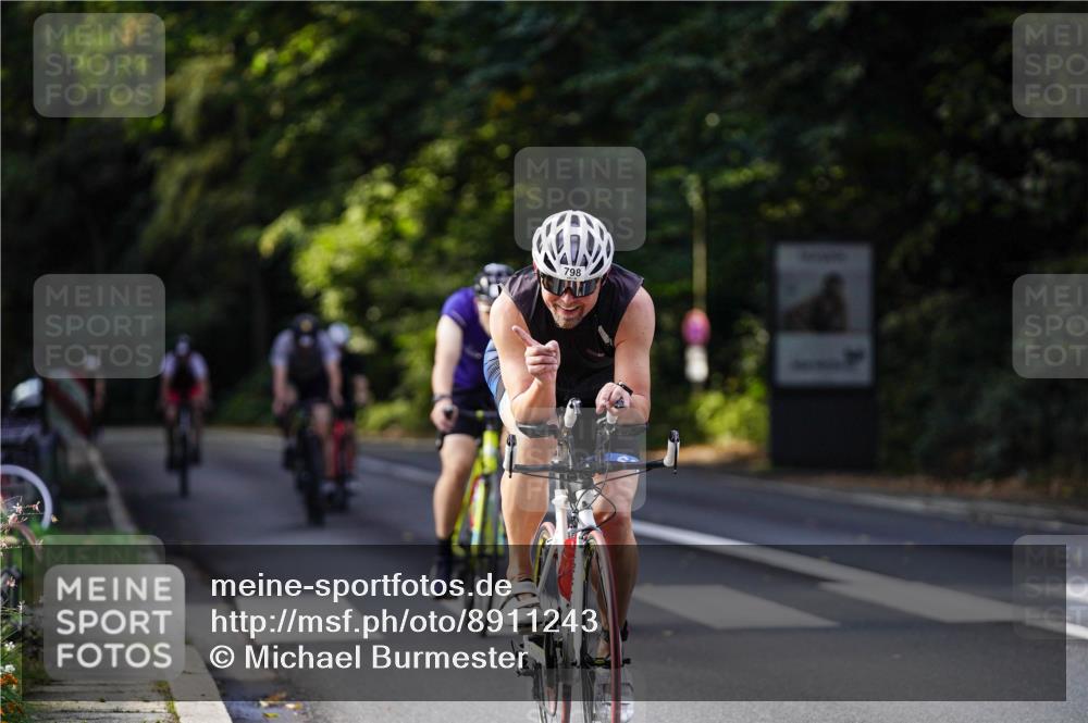 14.09.2025 - Stadtparktriathlon Michael Burmester http://msf.ph/oto/8911243 14.09.2025 11:03:49 Radfahren 721, 740, 760, 765, 767, 781, 792, 798, 909 meine-sportfotos.de