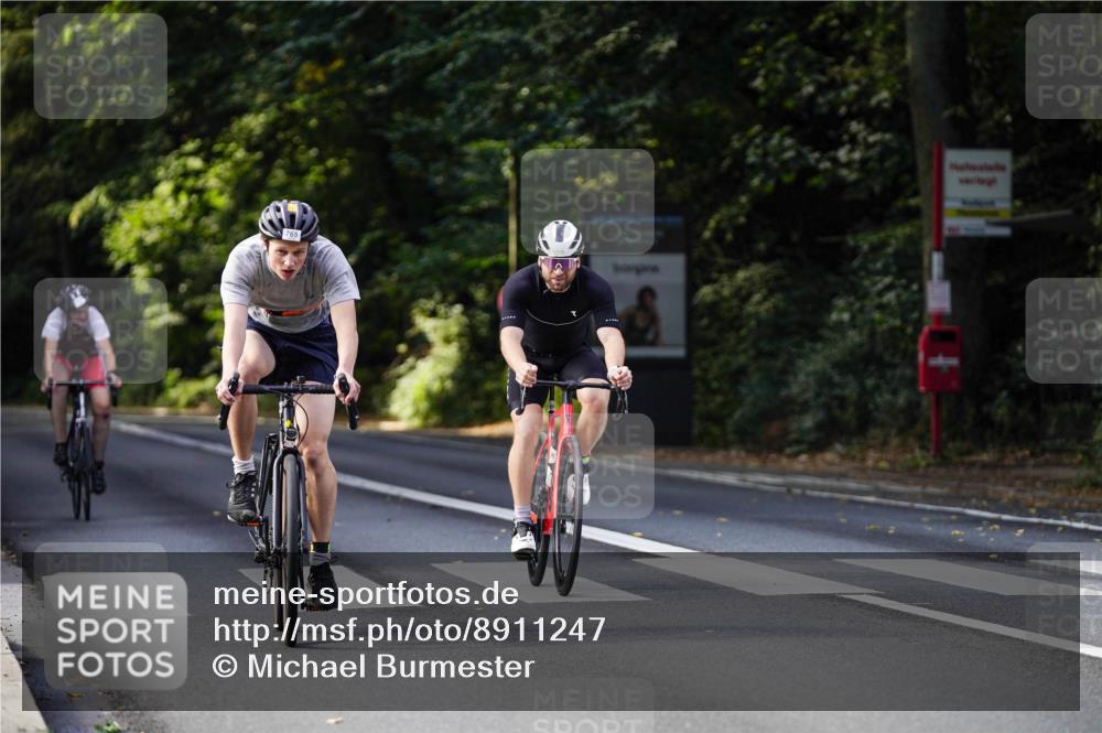 14.09.2025 - Stadtparktriathlon Michael Burmester http://msf.ph/oto/8911247 14.09.2025 11:03:52 Radfahren 721, 740, 765, 781, 798, 801, 909 meine-sportfotos.de