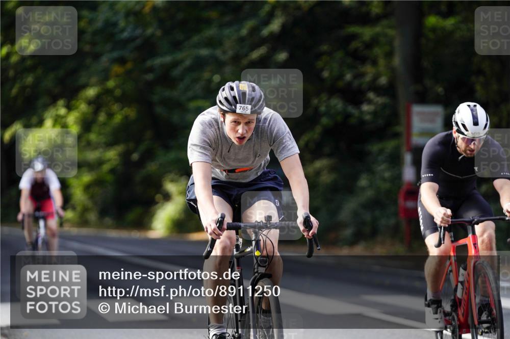 14.09.2025 - Stadtparktriathlon Michael Burmester http://msf.ph/oto/8911250 14.09.2025 11:03:53 Radfahren 721, 740, 765, 781, 798, 801, 909 meine-sportfotos.de