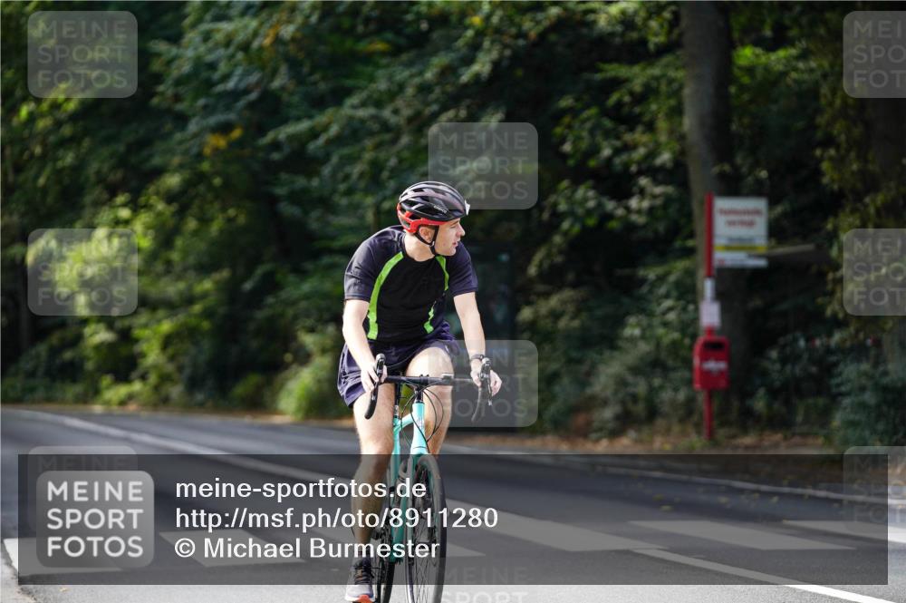 14.09.2025 - Stadtparktriathlon Michael Burmester http://msf.ph/oto/8911280 14.09.2025 11:04:26 Radfahren 628, 686, 771, 802, 803, 857 meine-sportfotos.de