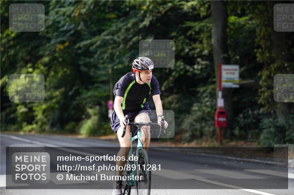14.09.2025 - Stadtparktriathlon Michael Burmester http://msf.ph/oto/8911281 14.09.2025 11:04:26 Radfahren 628, 686, 771, 802, 803, 857 meine-sportfotos.de