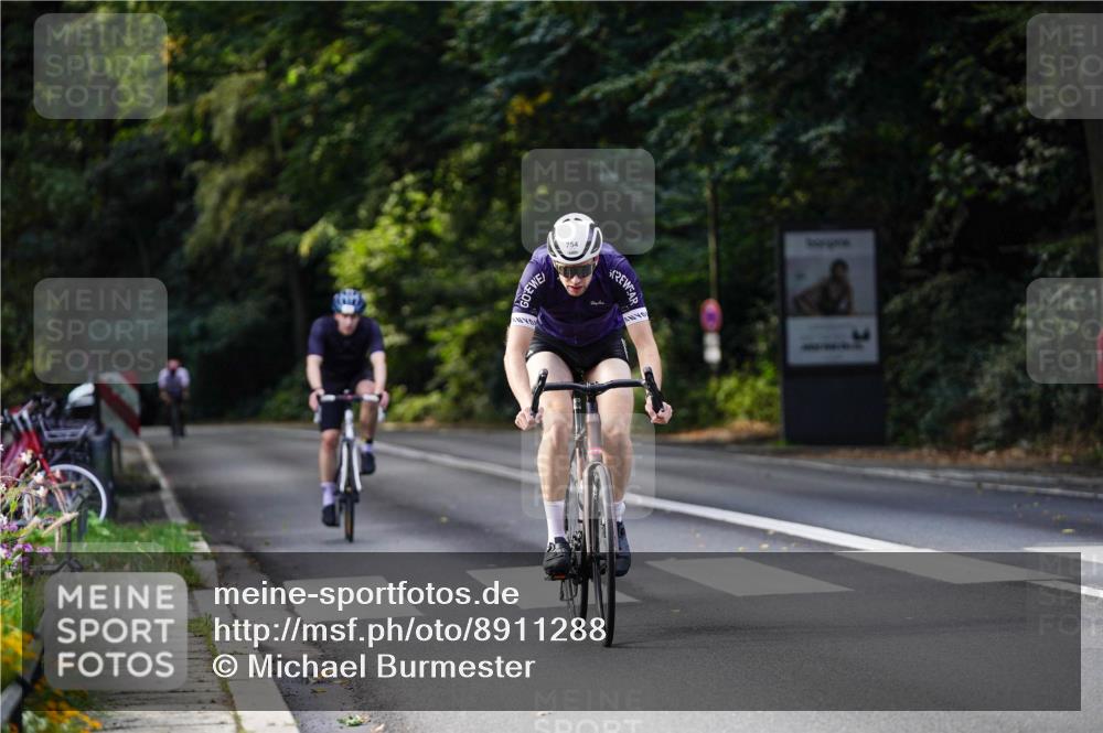 14.09.2025 - Stadtparktriathlon Michael Burmester http://msf.ph/oto/8911288 14.09.2025 11:04:44 Radfahren 746, 754, 807, 824, 905 meine-sportfotos.de
