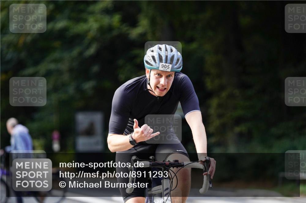 14.09.2025 - Stadtparktriathlon Michael Burmester http://msf.ph/oto/8911293 14.09.2025 11:04:47 Radfahren 754, 807, 828, 905 meine-sportfotos.de