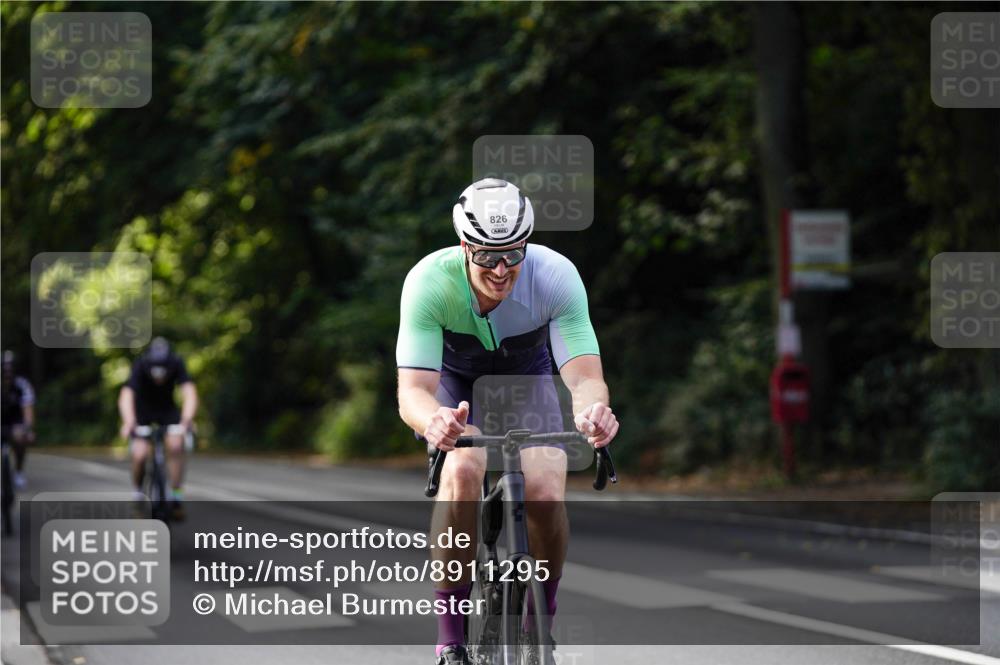 14.09.2025 - Stadtparktriathlon Michael Burmester http://msf.ph/oto/8911295 14.09.2025 11:05:01 Radfahren 737, 776, 826, 828 meine-sportfotos.de