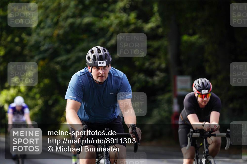 14.09.2025 - Stadtparktriathlon Michael Burmester http://msf.ph/oto/8911303 14.09.2025 11:05:11 Radfahren 776, 833, 836, 841, 852, 853, 867, 891, 919 meine-sportfotos.de