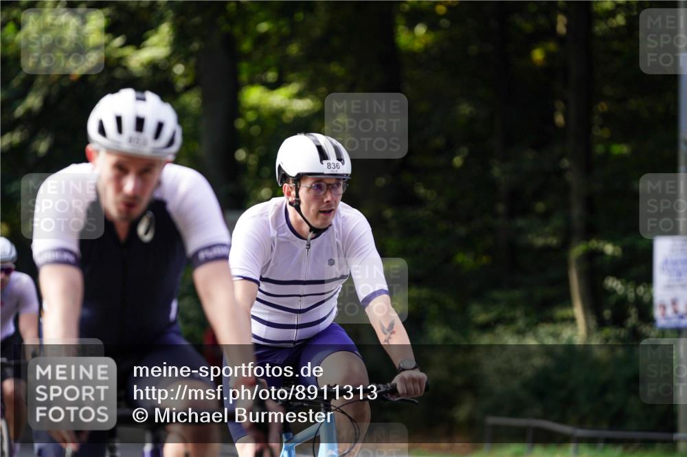 14.09.2025 - Stadtparktriathlon Michael Burmester http://msf.ph/oto/8911313 14.09.2025 11:05:19 Radfahren 827, 835, 836, 841, 853, 855, 898 meine-sportfotos.de