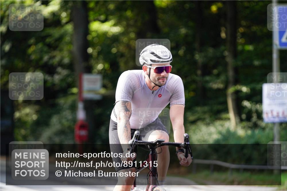 14.09.2025 - Stadtparktriathlon Michael Burmester http://msf.ph/oto/8911315 14.09.2025 11:05:20 Radfahren 827, 835, 836, 841, 846, 853, 855, 898 meine-sportfotos.de
