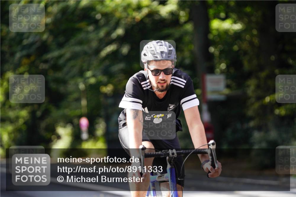 14.09.2025 - Stadtparktriathlon Michael Burmester http://msf.ph/oto/8911333 14.09.2025 11:05:47 Radfahren 744, 750, 756, 759, 799, 804, 859, 861 meine-sportfotos.de