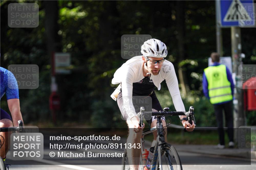 14.09.2025 - Stadtparktriathlon Michael Burmester http://msf.ph/oto/8911343 14.09.2025 11:05:53 Radfahren 727, 743, 744, 750, 756, 759, 799, 804, 897 meine-sportfotos.de