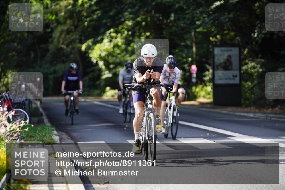 14.09.2025 - Stadtparktriathlon Michael Burmester http://msf.ph/oto/8911361 14.09.2025 11:06:35 Radfahren 748, 777, 816, 820 meine-sportfotos.de