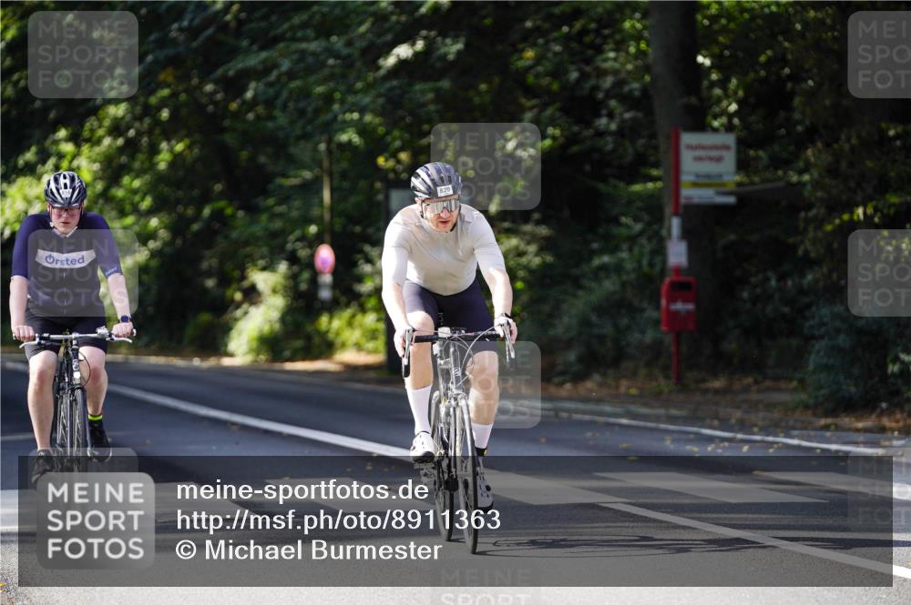 14.09.2025 - Stadtparktriathlon Michael Burmester http://msf.ph/oto/8911363 14.09.2025 11:06:37 Radfahren 748, 777, 816, 820, 862 meine-sportfotos.de