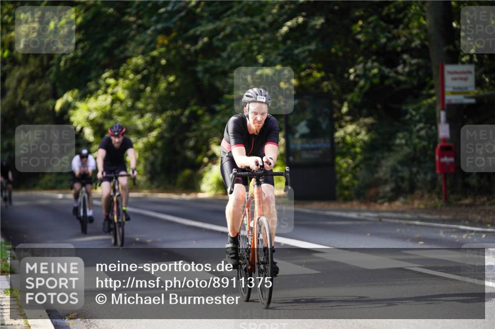 14.09.2025 - Stadtparktriathlon Michael Burmester http://msf.ph/oto/8911375 14.09.2025 11:06:59 Radfahren 752, 813, 874, 882 meine-sportfotos.de