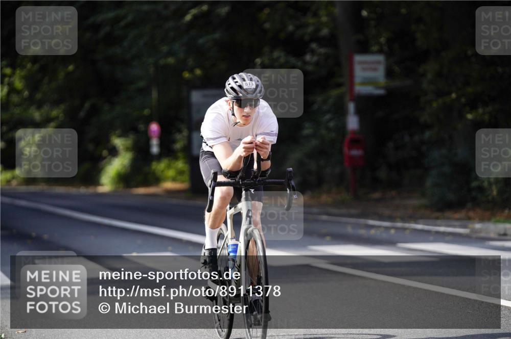 14.09.2025 - Stadtparktriathlon Michael Burmester http://msf.ph/oto/8911378 14.09.2025 11:07:02 Radfahren 752, 813, 874, 882, 920 meine-sportfotos.de