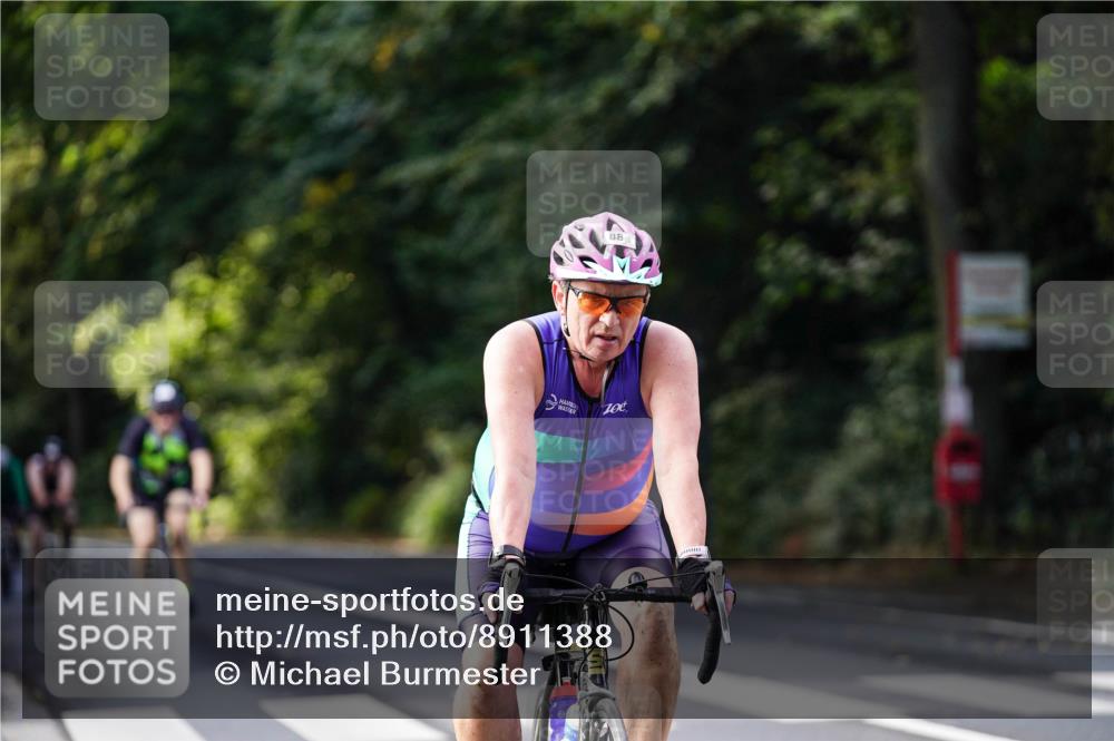 14.09.2025 - Stadtparktriathlon Michael Burmester http://msf.ph/oto/8911388 14.09.2025 11:07:14 Radfahren 739, 785, 825, 838, 865, 886, 920 meine-sportfotos.de