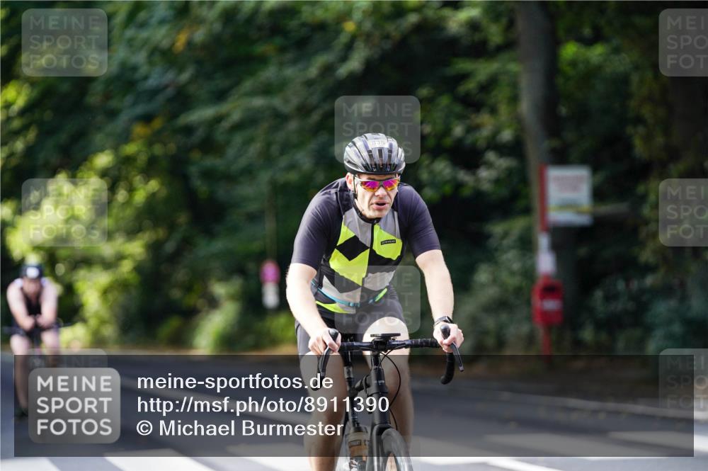 14.09.2025 - Stadtparktriathlon Michael Burmester http://msf.ph/oto/8911390 14.09.2025 11:07:16 Radfahren 739, 785, 825, 838, 865, 886 meine-sportfotos.de