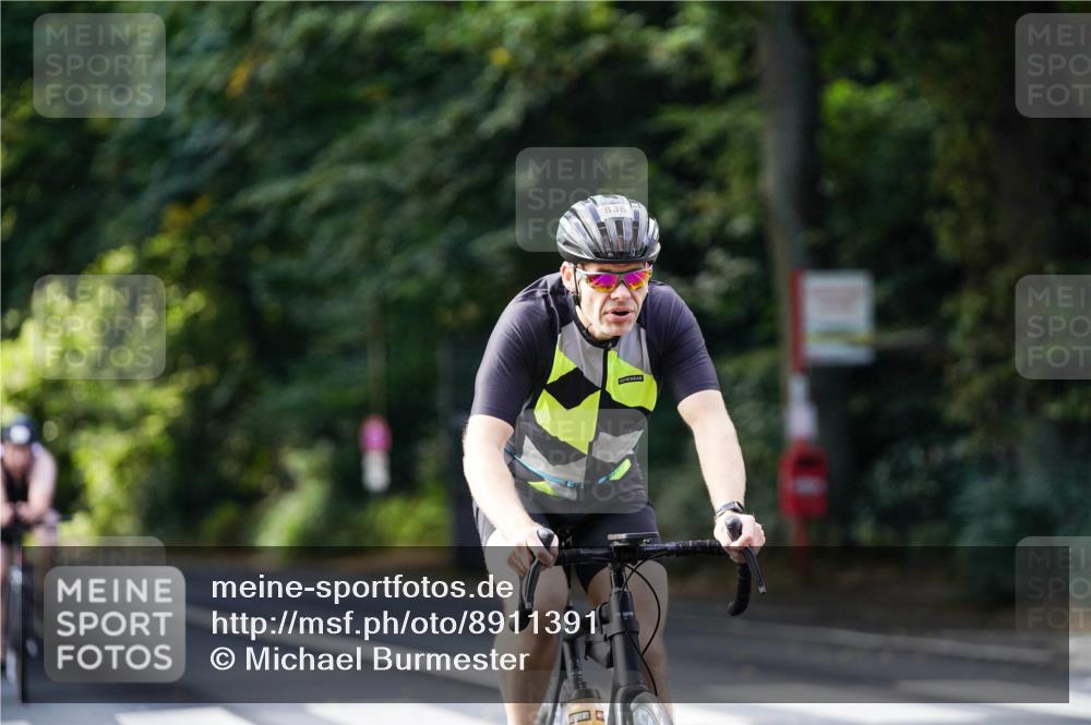 14.09.2025 - Stadtparktriathlon Michael Burmester http://msf.ph/oto/8911391 14.09.2025 11:07:17 Radfahren 739, 785, 825, 838, 865, 886 meine-sportfotos.de