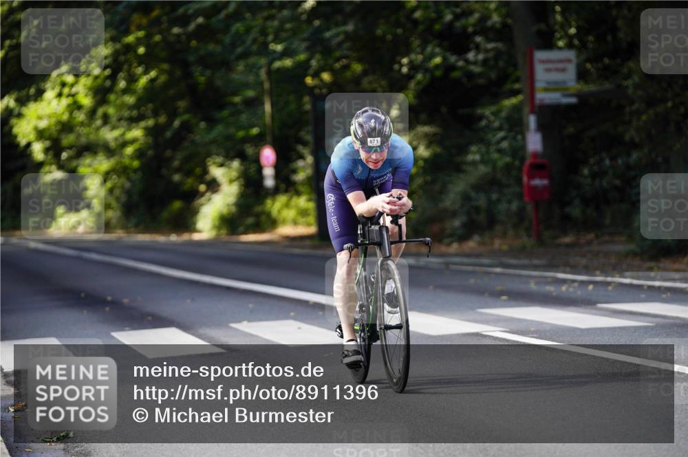 14.09.2025 - Stadtparktriathlon Michael Burmester http://msf.ph/oto/8911396 14.09.2025 11:07:27 Radfahren 871 meine-sportfotos.de