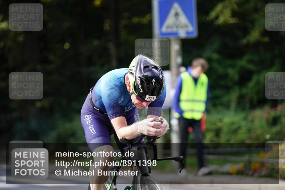 14.09.2025 - Stadtparktriathlon Michael Burmester http://msf.ph/oto/8911398 14.09.2025 11:07:28 Radfahren 871 meine-sportfotos.de