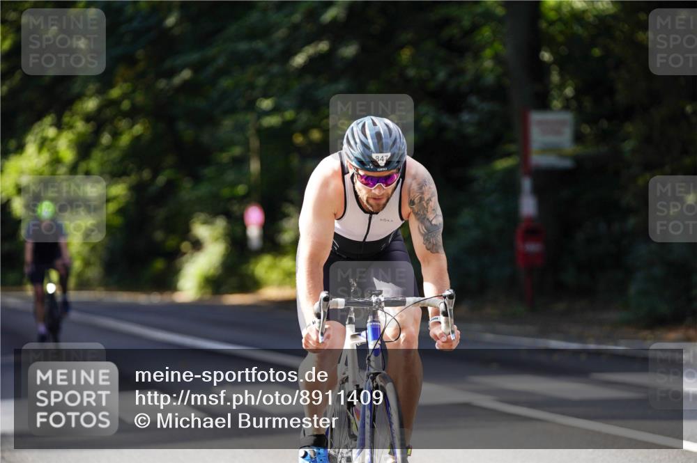 14.09.2025 - Stadtparktriathlon Michael Burmester http://msf.ph/oto/8911409 14.09.2025 11:07:54 Radfahren 829, 847, 858, 870, 893, 921 meine-sportfotos.de