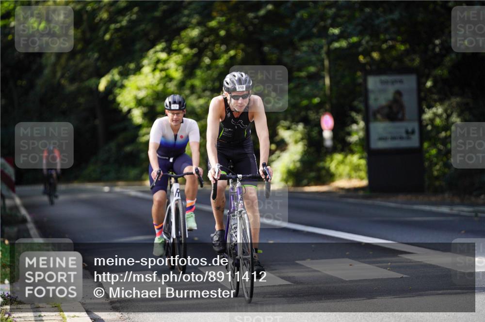 14.09.2025 - Stadtparktriathlon Michael Burmester http://msf.ph/oto/8911412 14.09.2025 11:07:58 Radfahren 829, 847, 858, 894, 921 meine-sportfotos.de