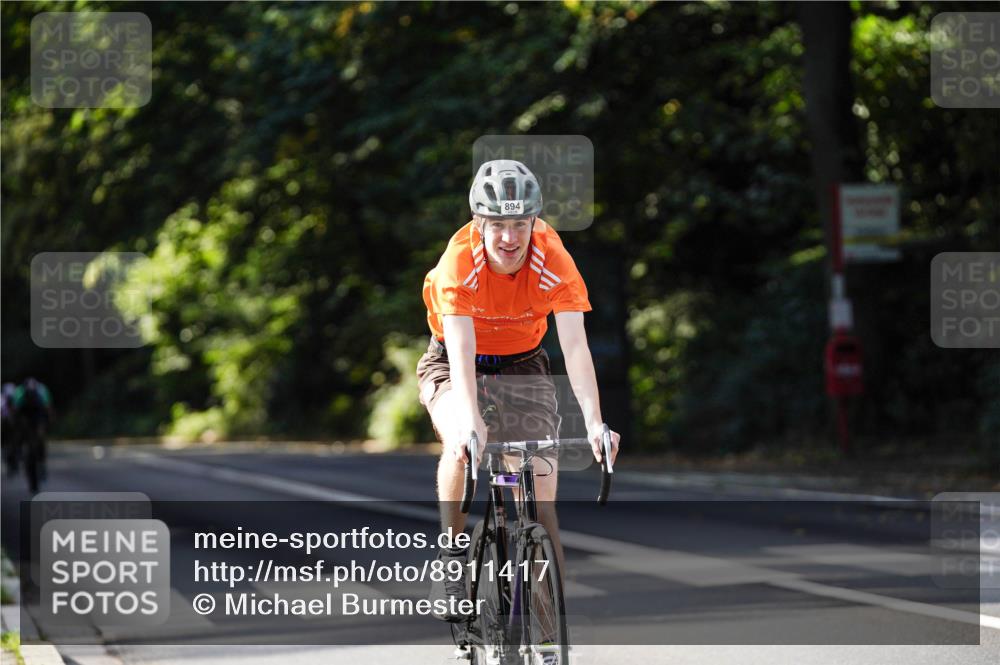 14.09.2025 - Stadtparktriathlon Michael Burmester http://msf.ph/oto/8911417 14.09.2025 11:08:04 Radfahren 728, 730, 829, 858, 894 meine-sportfotos.de