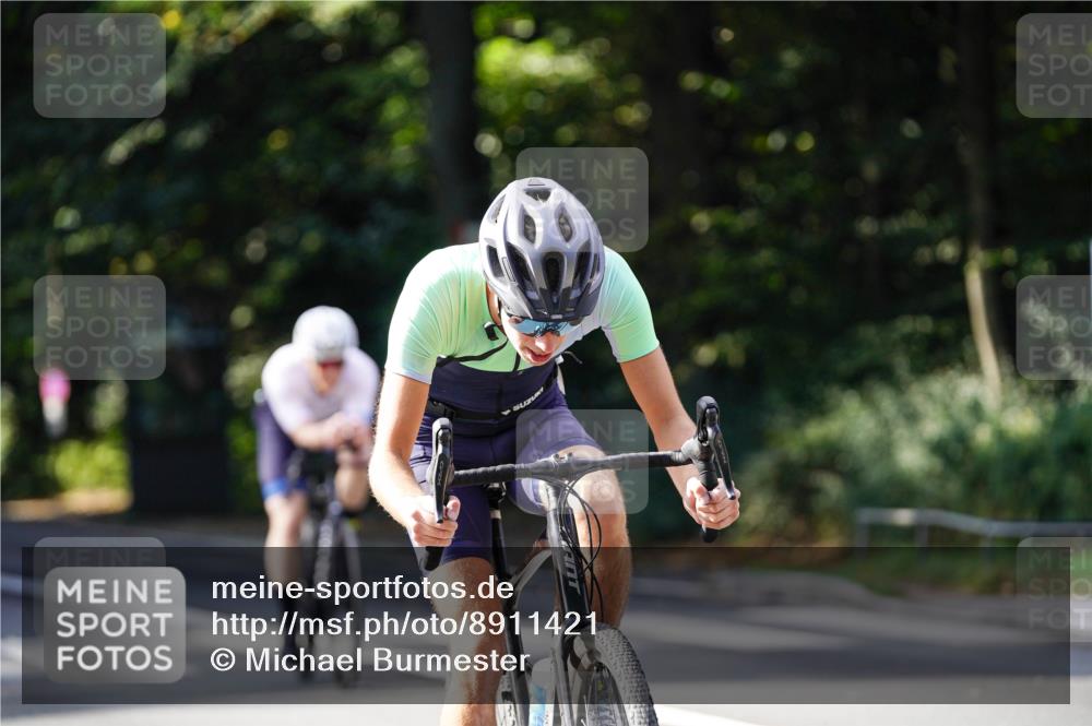14.09.2025 - Stadtparktriathlon Michael Burmester http://msf.ph/oto/8911421 14.09.2025 11:08:10 Radfahren 728, 730, 892, 894, 915, 918 meine-sportfotos.de