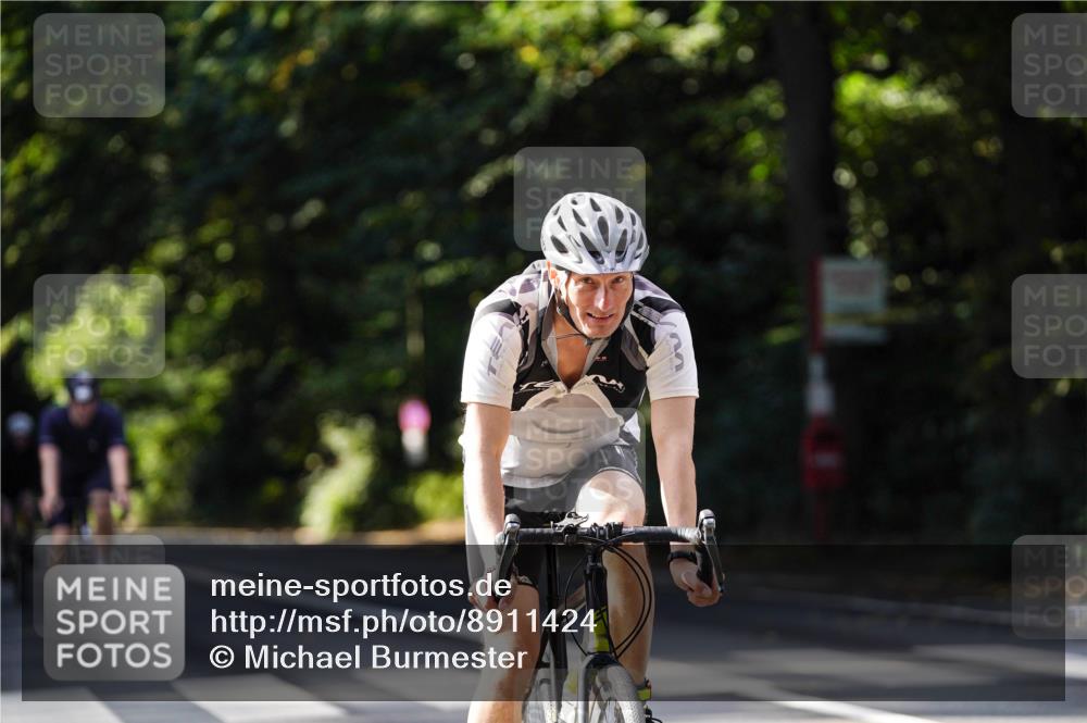 14.09.2025 - Stadtparktriathlon Michael Burmester http://msf.ph/oto/8911424 14.09.2025 11:08:16 Radfahren 728, 730, 758, 878, 892, 915, 918 meine-sportfotos.de