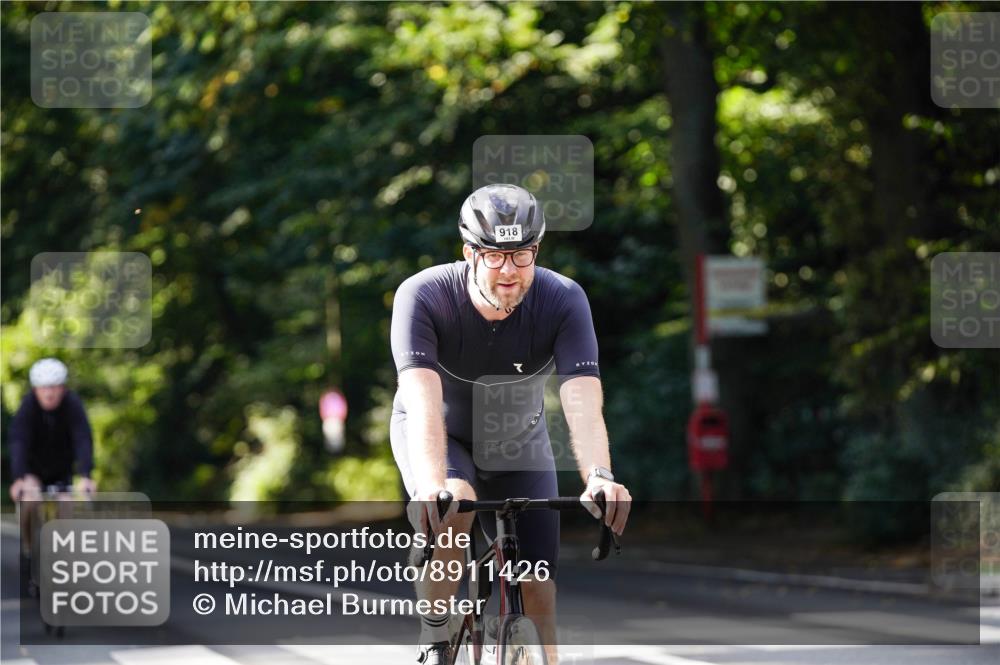 14.09.2025 - Stadtparktriathlon Michael Burmester http://msf.ph/oto/8911426 14.09.2025 11:08:18 Radfahren 758, 839, 878, 892, 915, 918 meine-sportfotos.de