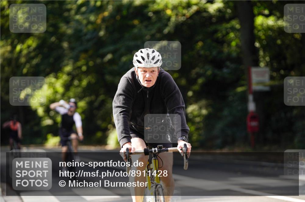 14.09.2025 - Stadtparktriathlon Michael Burmester http://msf.ph/oto/8911428 14.09.2025 11:08:20 Radfahren 758, 839, 878, 892, 915, 918 meine-sportfotos.de