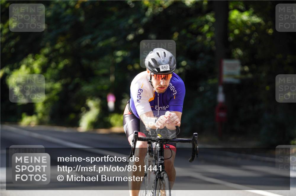 14.09.2025 - Stadtparktriathlon Michael Burmester http://msf.ph/oto/8911441 14.09.2025 11:08:44 Radfahren 766, 842, 880, 895 meine-sportfotos.de