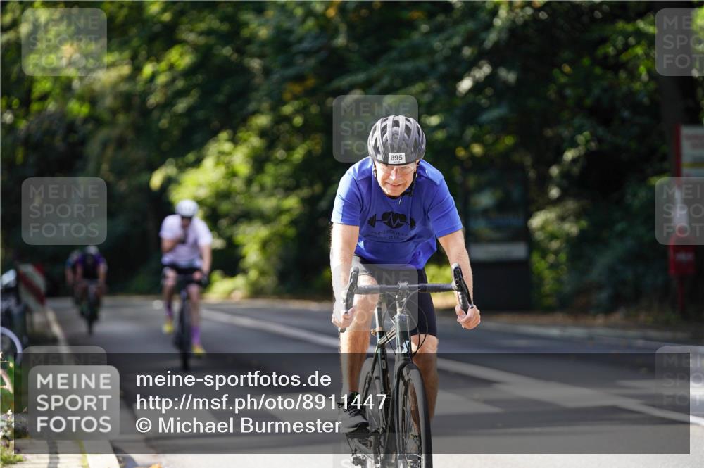14.09.2025 - Stadtparktriathlon Michael Burmester http://msf.ph/oto/8911447 14.09.2025 11:08:51 Radfahren 766, 808, 875, 876, 895 meine-sportfotos.de