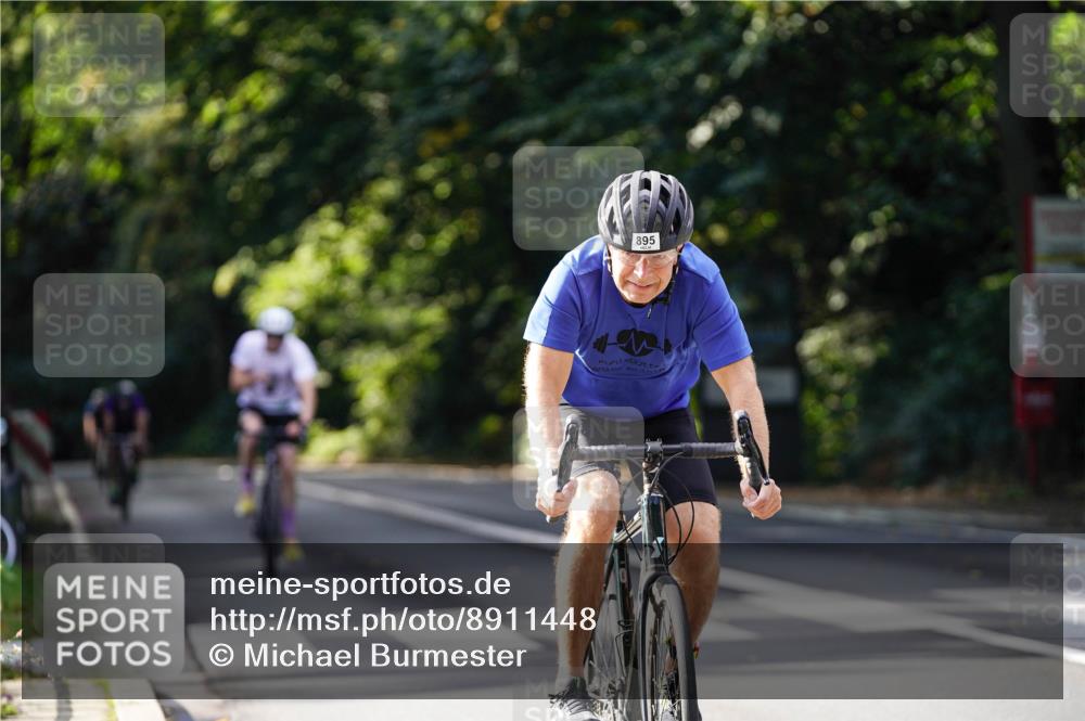 14.09.2025 - Stadtparktriathlon Michael Burmester http://msf.ph/oto/8911448 14.09.2025 11:08:51 Radfahren 766, 808, 875, 876, 895 meine-sportfotos.de
