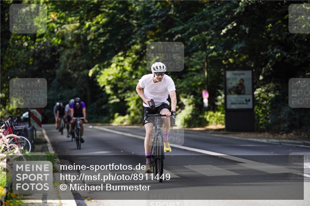 14.09.2025 - Stadtparktriathlon Michael Burmester http://msf.ph/oto/8911449 14.09.2025 11:08:52 Radfahren 766, 787, 808, 843, 875, 876, 895 meine-sportfotos.de