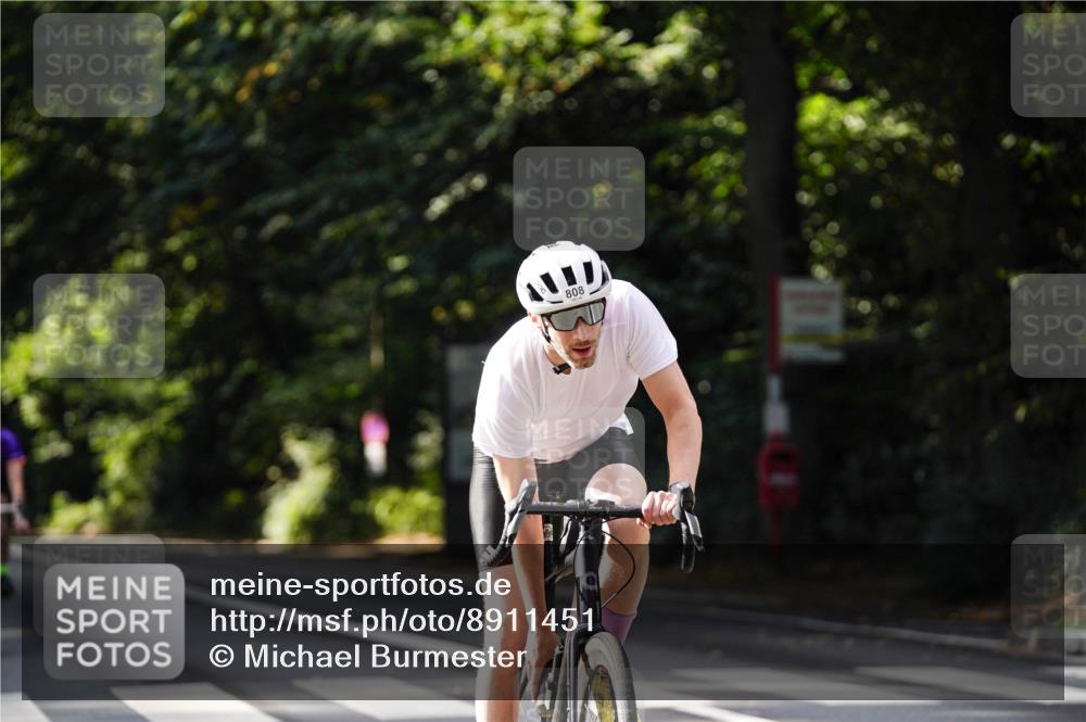 14.09.2025 - Stadtparktriathlon Michael Burmester http://msf.ph/oto/8911451 14.09.2025 11:08:54 Radfahren 766, 787, 808, 843, 875, 876, 895 meine-sportfotos.de