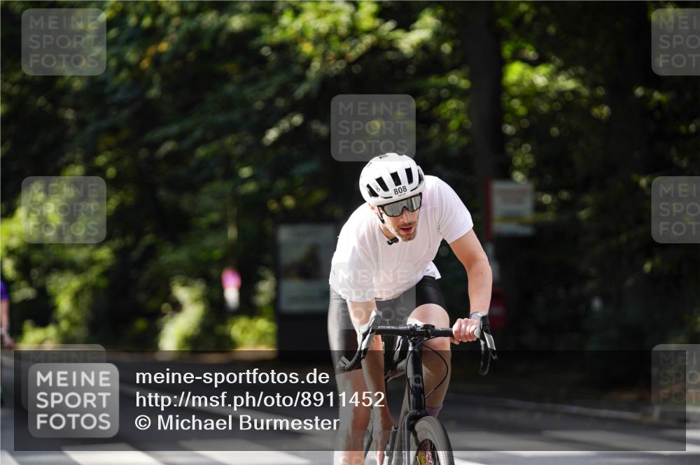 14.09.2025 - Stadtparktriathlon Michael Burmester http://msf.ph/oto/8911452 14.09.2025 11:08:54 Radfahren 766, 787, 808, 843, 875, 876, 895 meine-sportfotos.de