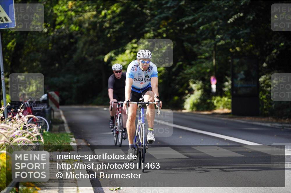 14.09.2025 - Stadtparktriathlon Michael Burmester http://msf.ph/oto/8911463 14.09.2025 11:09:15 Radfahren 805, 823 meine-sportfotos.de