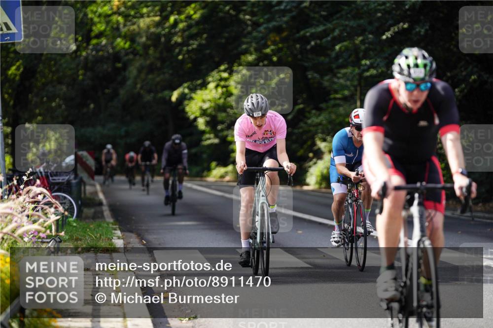 14.09.2025 - Stadtparktriathlon Michael Burmester http://msf.ph/oto/8911470 14.09.2025 11:09:30 Radfahren 729, 736, 780, 815, 851, 900 meine-sportfotos.de
