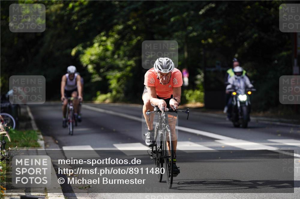 14.09.2025 - Stadtparktriathlon Michael Burmester http://msf.ph/oto/8911480 14.09.2025 11:09:37 Radfahren 724, 729, 780, 790, 831, 900 meine-sportfotos.de