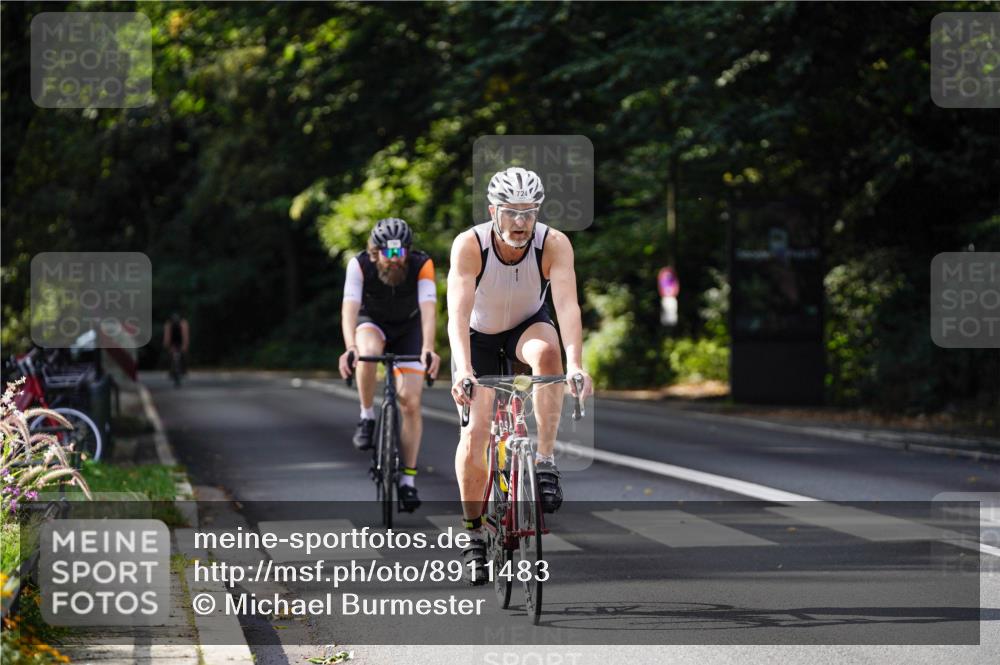 14.09.2025 - Stadtparktriathlon Michael Burmester http://msf.ph/oto/8911483 14.09.2025 11:09:40 Radfahren 724, 780, 790, 831, 900 meine-sportfotos.de
