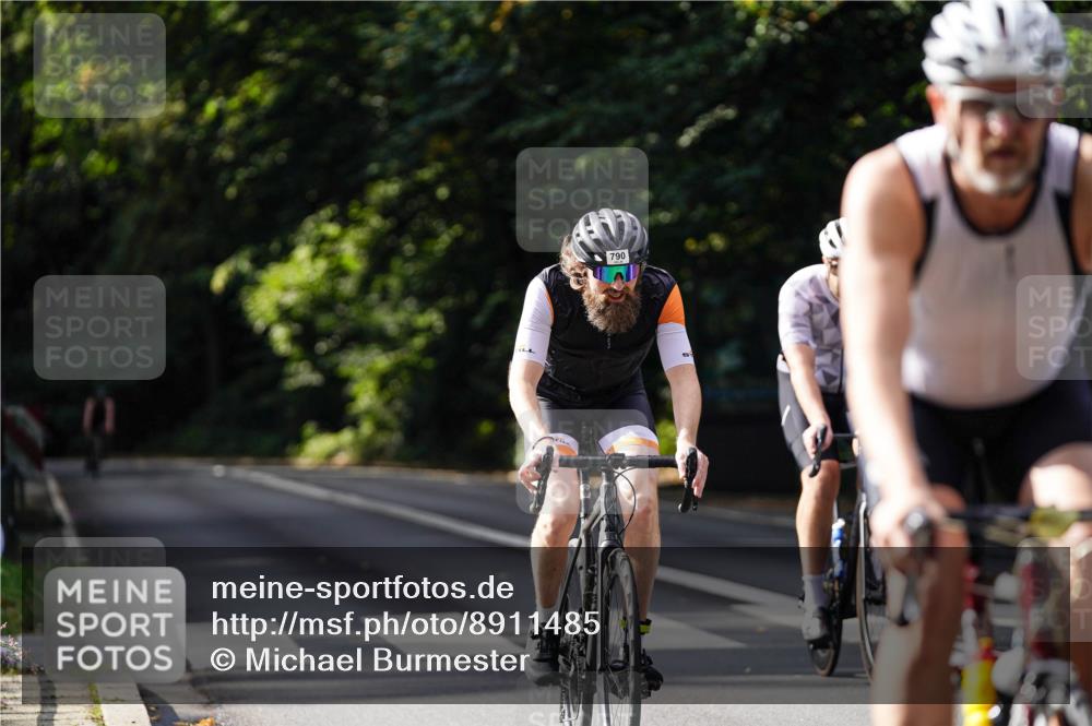 14.09.2025 - Stadtparktriathlon Michael Burmester http://msf.ph/oto/8911485 14.09.2025 11:09:41 Radfahren 724, 780, 790, 831, 900 meine-sportfotos.de