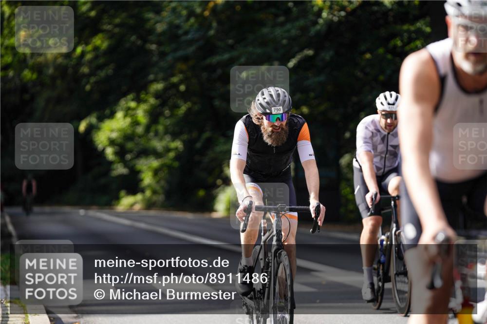14.09.2025 - Stadtparktriathlon Michael Burmester http://msf.ph/oto/8911486 14.09.2025 11:09:41 Radfahren 724, 780, 790, 831, 900 meine-sportfotos.de