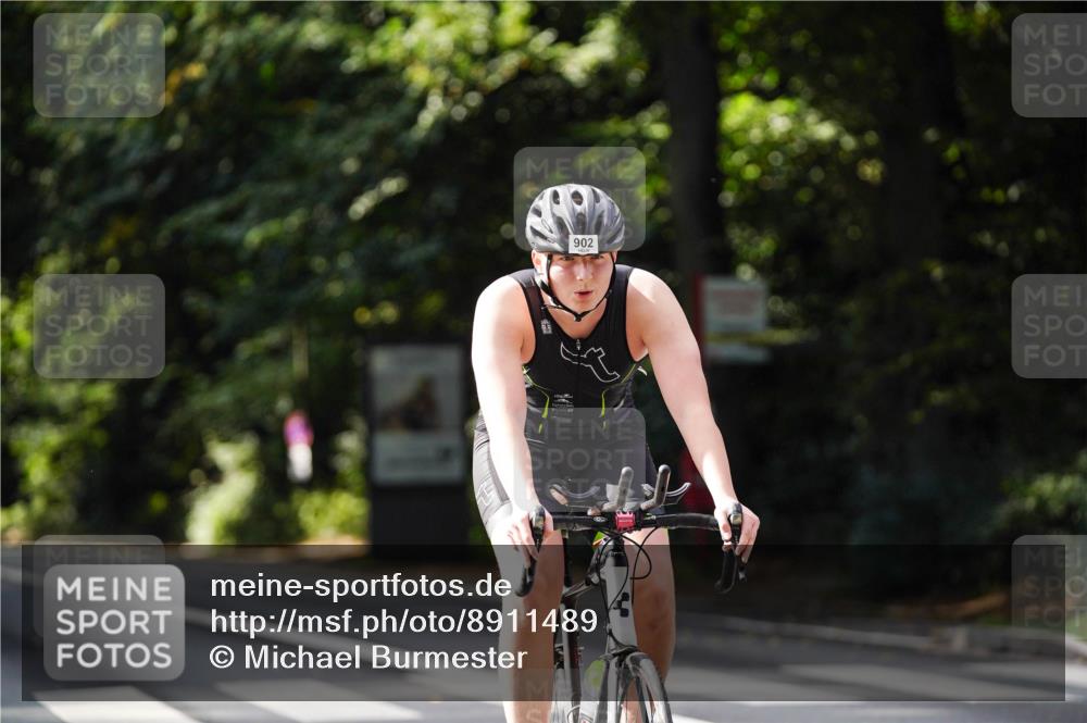 14.09.2025 - Stadtparktriathlon Michael Burmester http://msf.ph/oto/8911489 14.09.2025 11:09:51 Radfahren 849, 902 meine-sportfotos.de