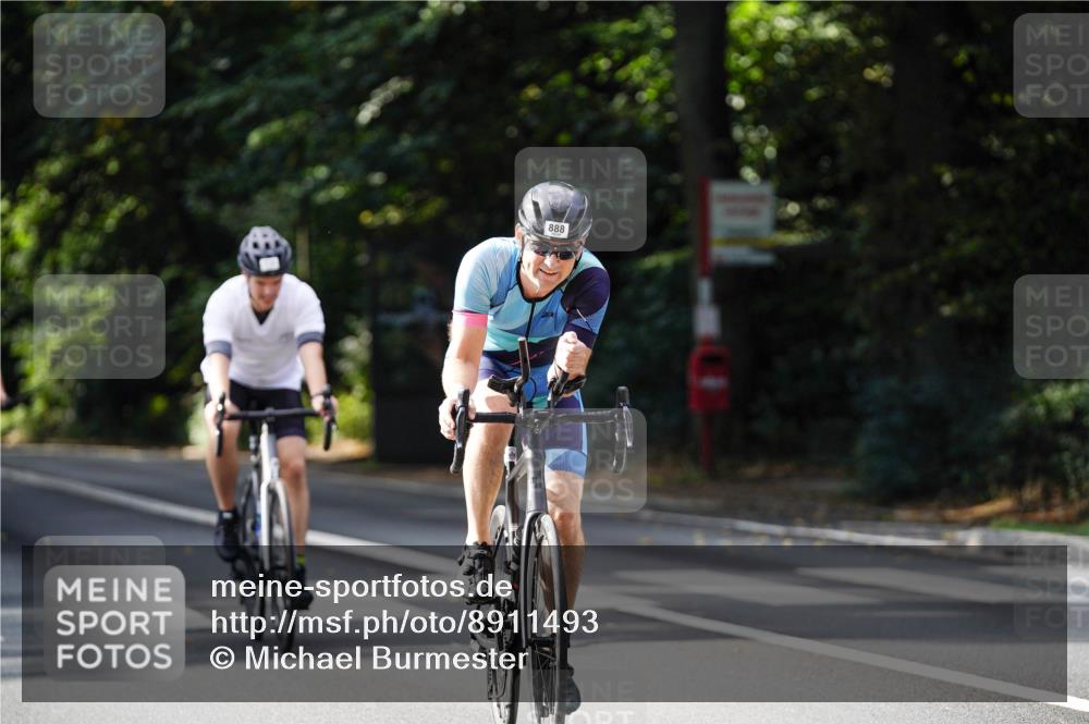 14.09.2025 - Stadtparktriathlon Michael Burmester http://msf.ph/oto/8911493 14.09.2025 11:10:04 Radfahren 779, 797, 806, 849, 888 meine-sportfotos.de