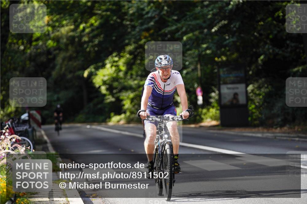 14.09.2025 - Stadtparktriathlon Michael Burmester http://msf.ph/oto/8911502 14.09.2025 11:10:15 Radfahren 732, 762, 806, 868, 877 meine-sportfotos.de