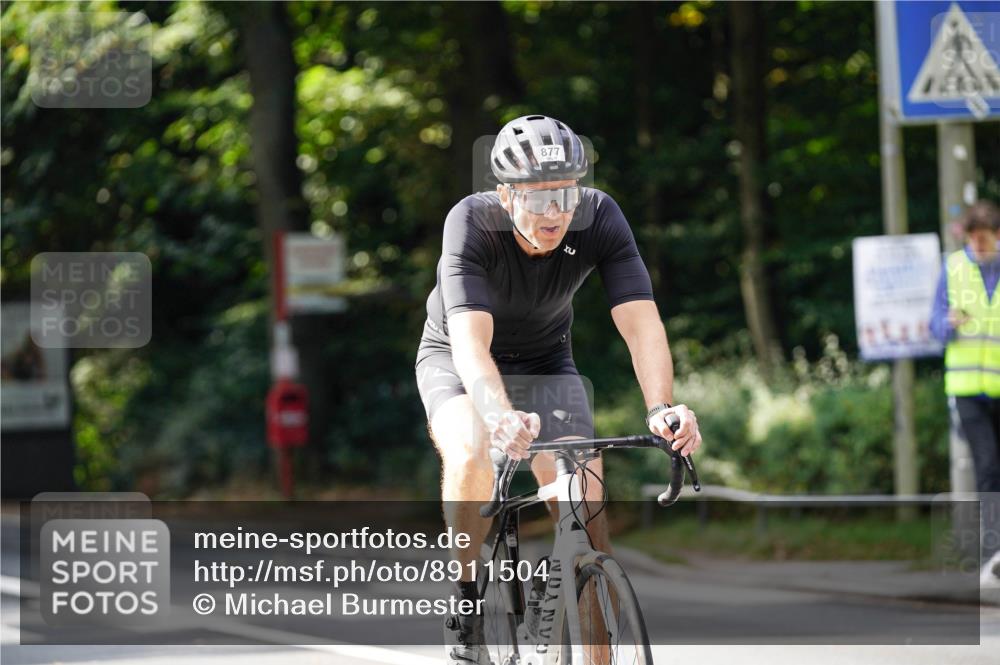14.09.2025 - Stadtparktriathlon Michael Burmester http://msf.ph/oto/8911504 14.09.2025 11:10:17 Radfahren 732, 762, 806, 868, 877 meine-sportfotos.de