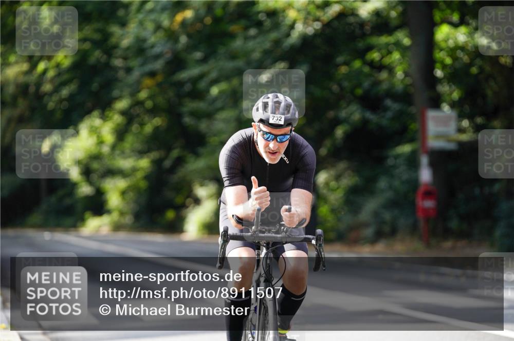 14.09.2025 - Stadtparktriathlon Michael Burmester http://msf.ph/oto/8911507 14.09.2025 11:10:22 Radfahren 732, 877 meine-sportfotos.de