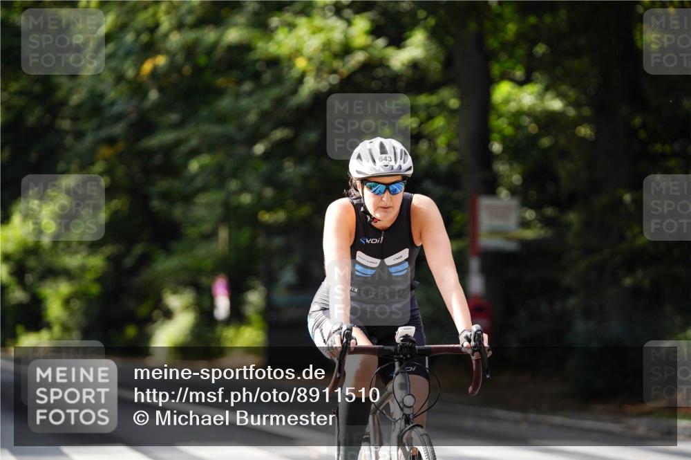14.09.2025 - Stadtparktriathlon Michael Burmester http://msf.ph/oto/8911510 14.09.2025 11:10:41 Radfahren 643, 916 meine-sportfotos.de
