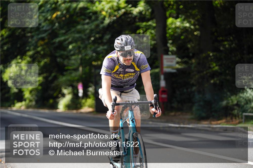 14.09.2025 - Stadtparktriathlon Michael Burmester http://msf.ph/oto/8911522 14.09.2025 11:11:07 Radfahren 781 meine-sportfotos.de