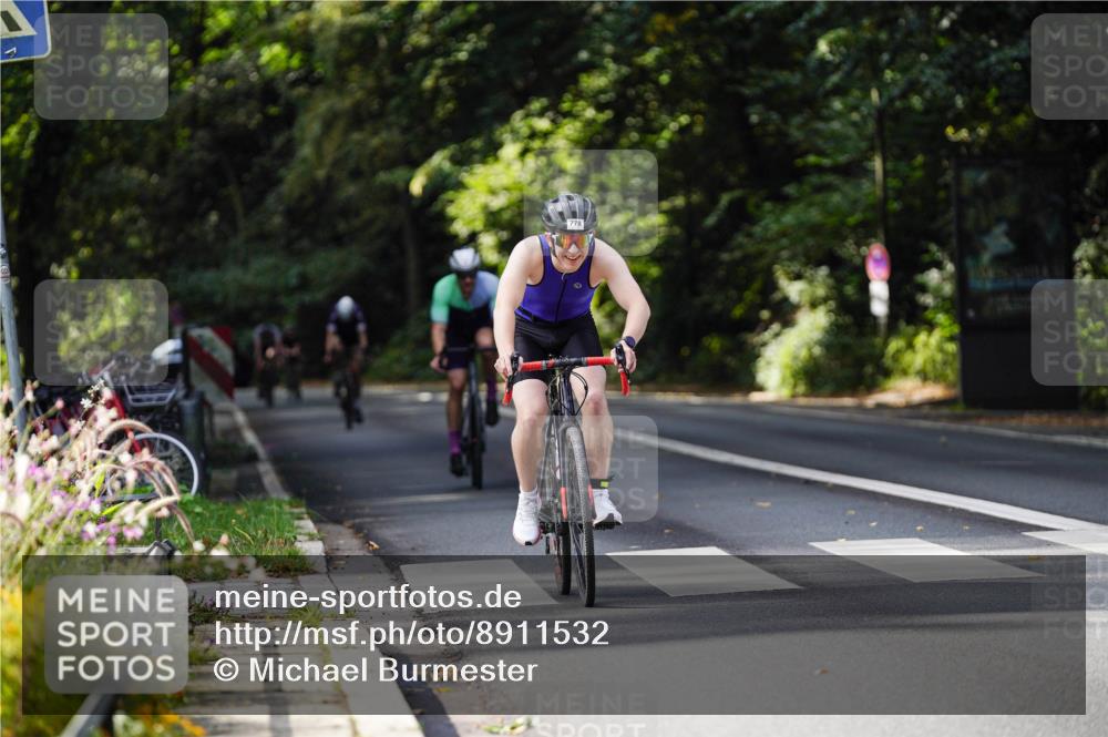 14.09.2025 - Stadtparktriathlon Michael Burmester http://msf.ph/oto/8911532 14.09.2025 11:11:51 Radfahren 754, 778, 826 meine-sportfotos.de